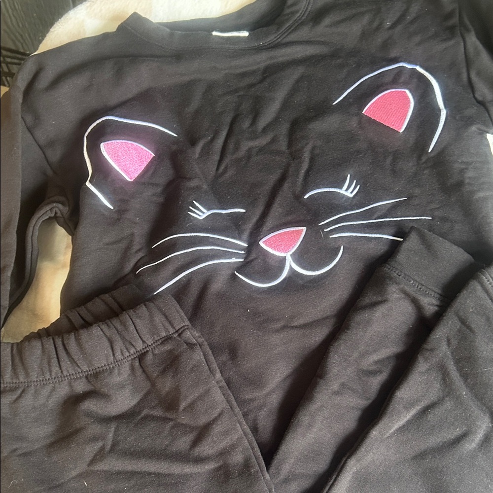 Birdy bean black cat crewneck set new with tags 7 to 8 years